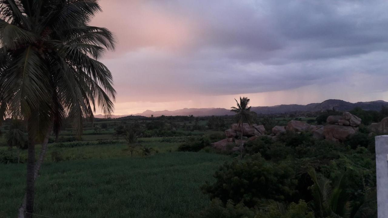 Vaibhav Home Stay Hampi Exterior foto